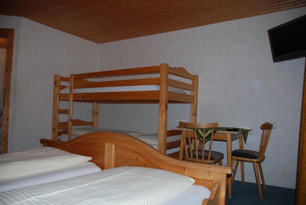 Pension Baeuerle Heiligenblut Room photo